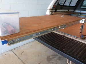 dunn and watson 227kg lockable drawer slide