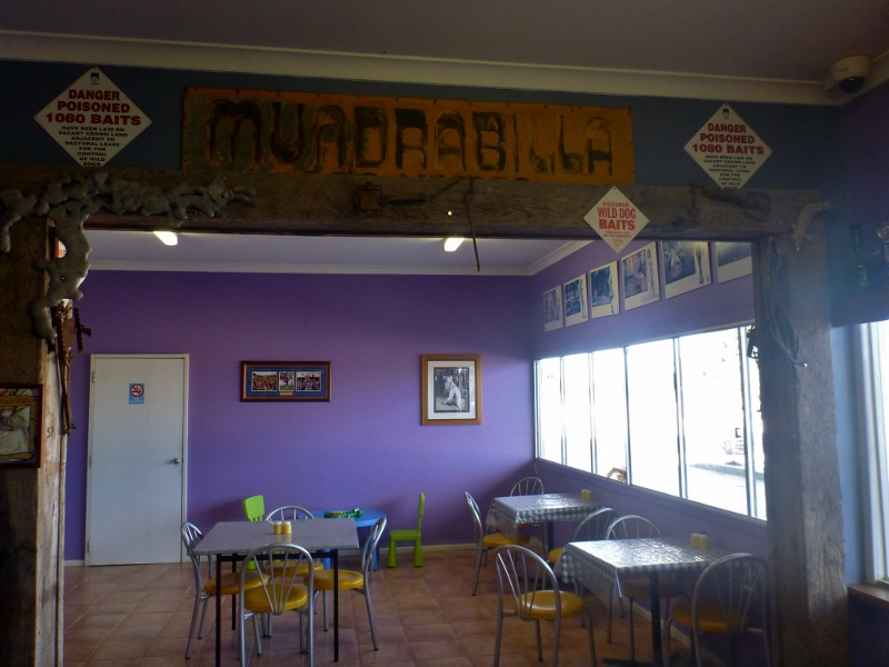 mundrabilla road house and bar