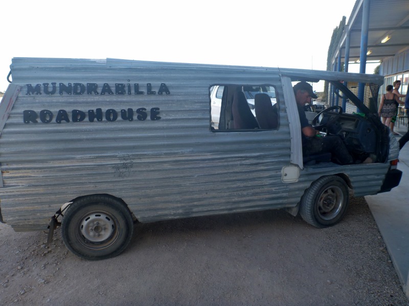 mundrabilla roadhouse maintenance service vehicle (2)