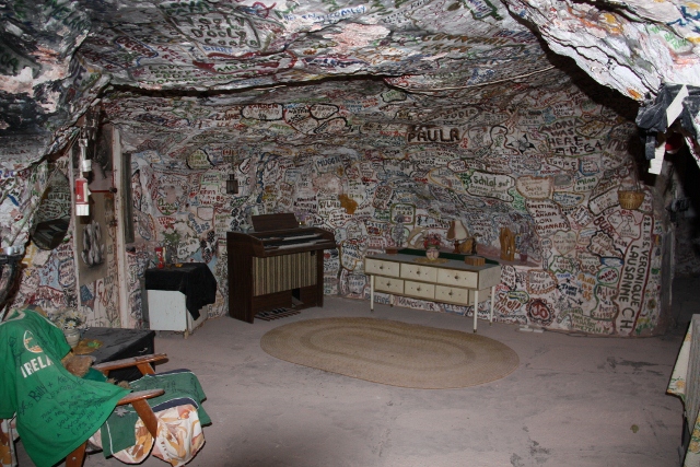 Crocodile Harry's Nest, Coober Pedy