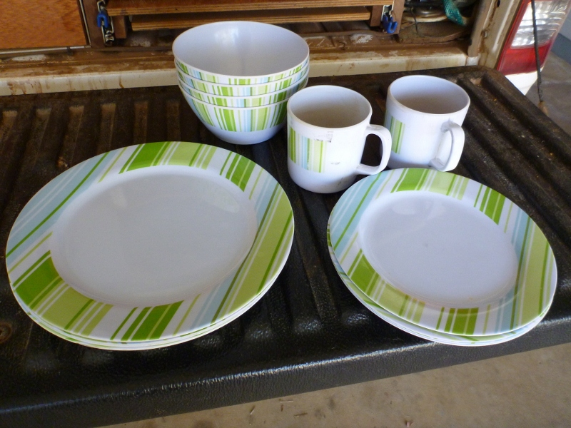 Melamine dinnerware