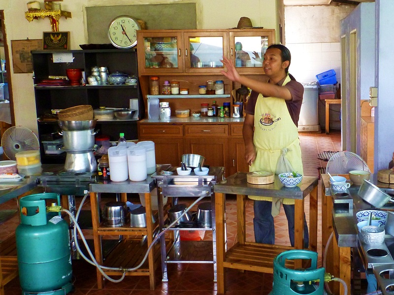 thai cooking instructor