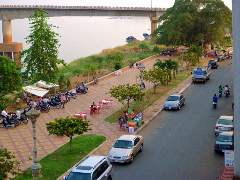 kampong cham riverfront
