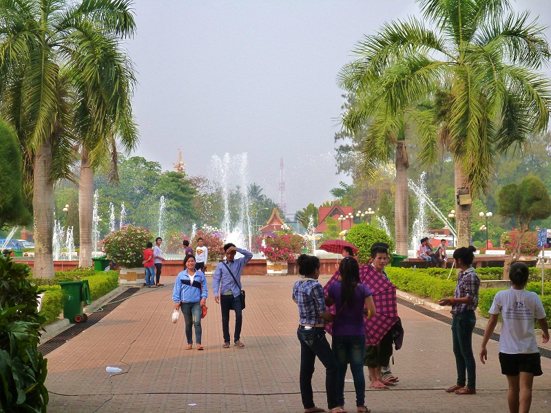 Patuxai Park, Vientiane