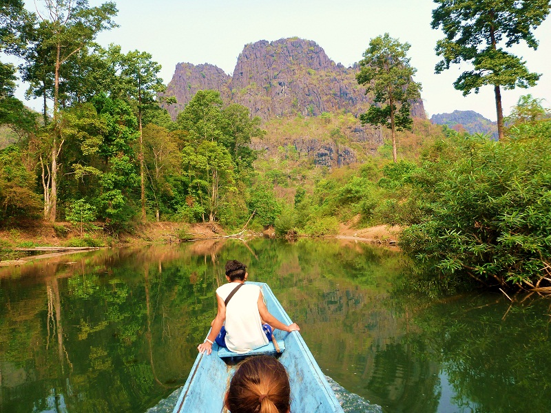 the river through konglor cave