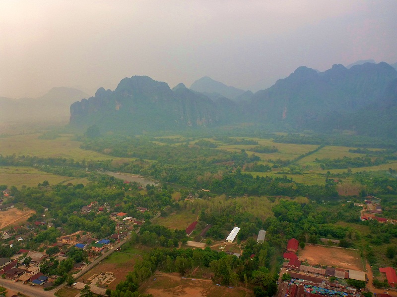 vang vieng hot air ballooning
