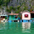 floating houses in ha long bay