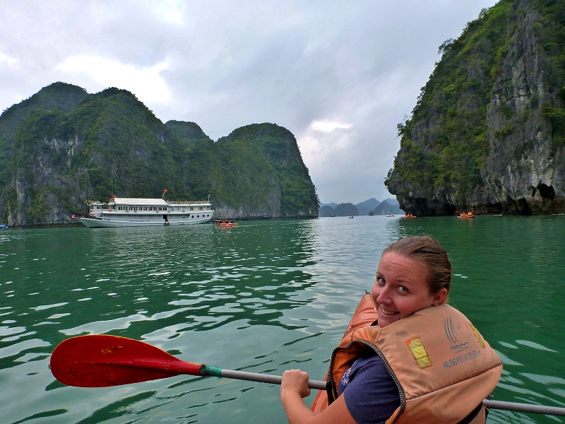 kayaking in ha long bay