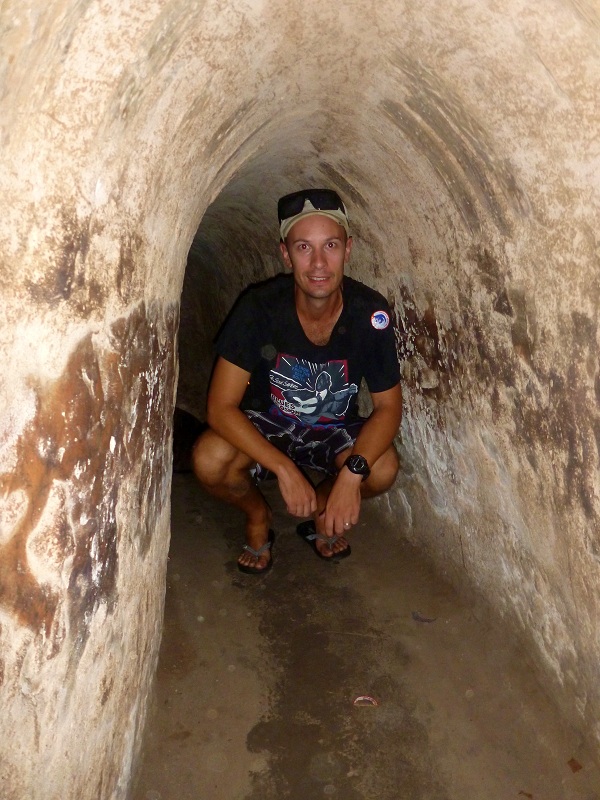 vietnam cu chi war tunnels
