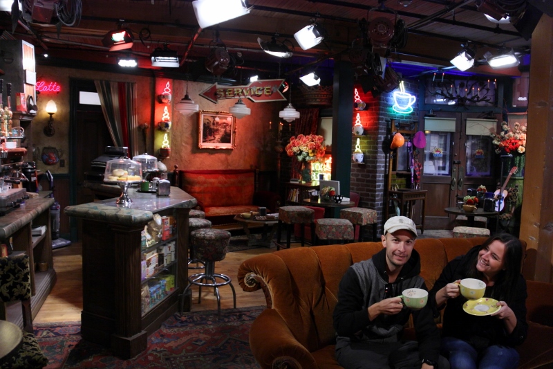hollywood studios friends central perk cafe