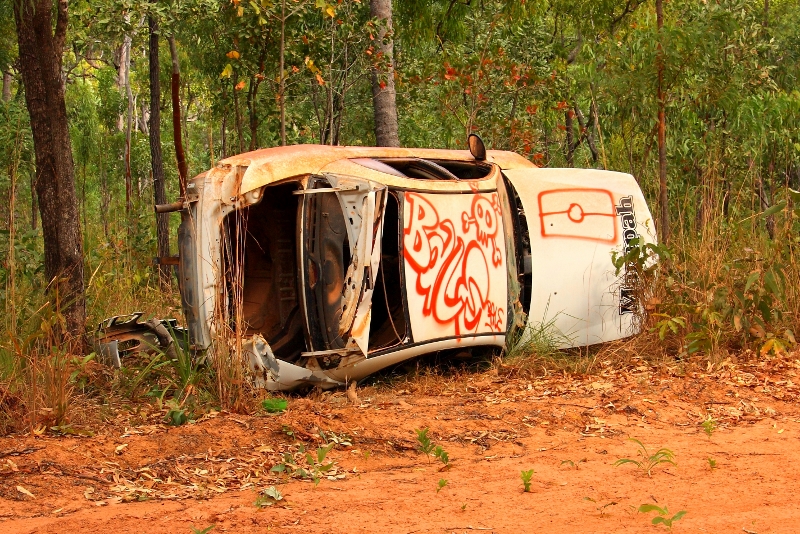 10 holden commodore VT 1998 portland road near lockhart river