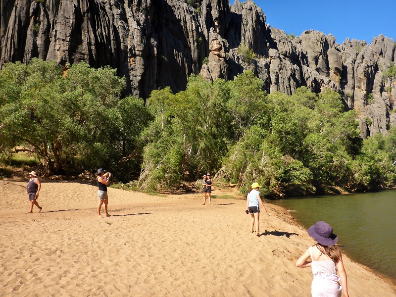 walking along windjana gorge
