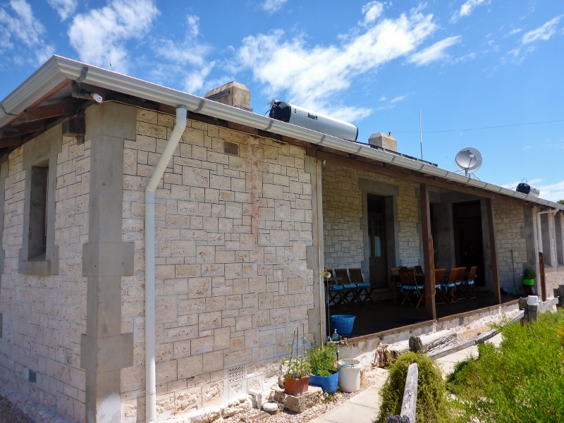eyre bird observatory front porch