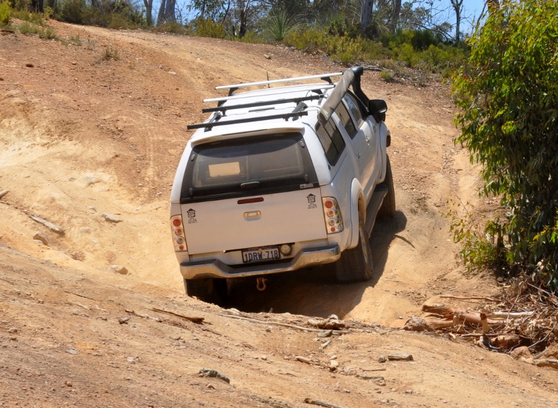 hilux mundaring powerline track
